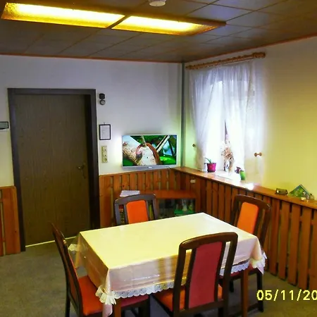 Gaestezimmer - Bed & Breakfast *